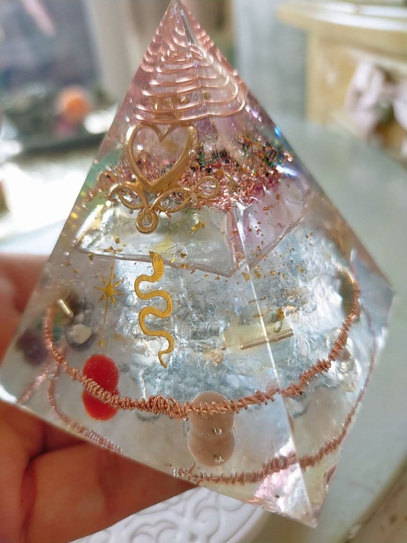 月猫様お取り置き　特殊　オルゴナイト　ピラミッド　メタトロンキューブ　翡翠　宇宙 魔除け・厄除け・お守り】メタトロンキューブ ピラミッド型