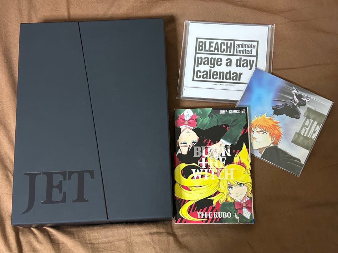 アート・デザイン・音楽 BLEACH Artbook JET Amazon.com: BLEACHイラスト集 JET (愛蔵版コミックス): 9784087925258