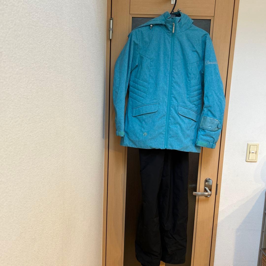 女性用DESCENTEスキーウェア上下 ブルー/ブラック DESCENTE（デサント） 【エントリーでP最大17倍！27日〜】スキーウェア