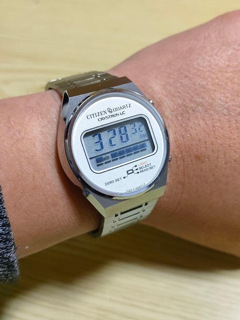 レア CITIZEN CRYSTRON LC 4-095616 デジタル腕時計 - メルカリ
