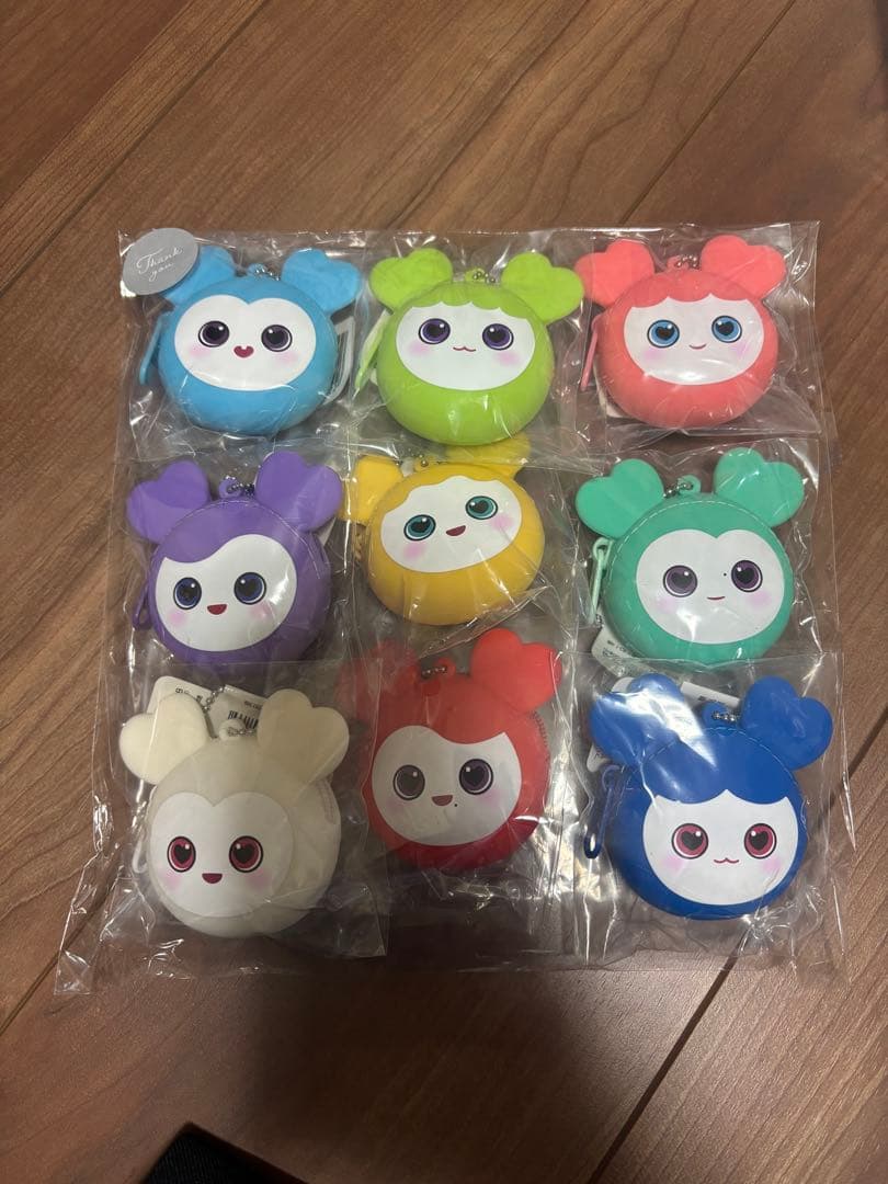 twiceGIGOシリコンミニウォレット コンプリート - メルカリ