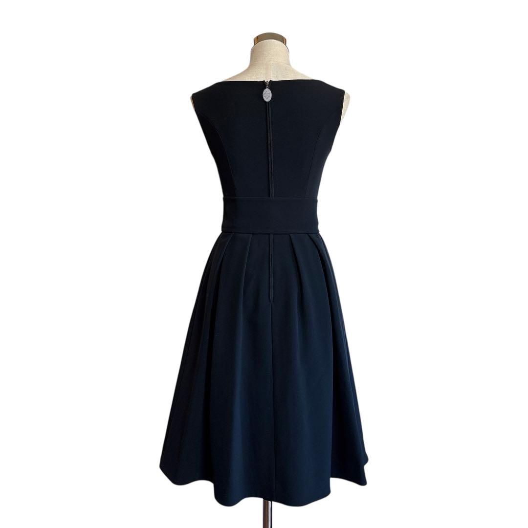 美品 フォクシー ベルト付 タックフレアワンピース ノースリーブ