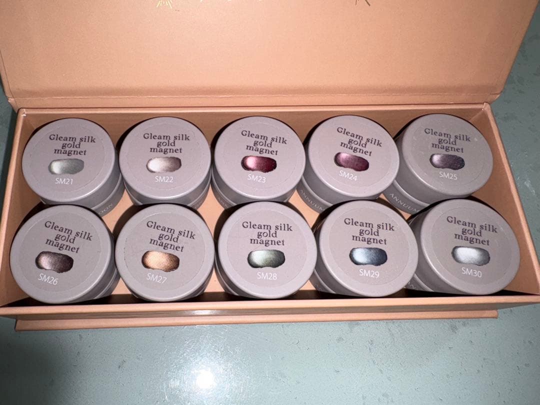 ANNUUM×MOONLIT Gleam silk gold magnet - メルカリ
