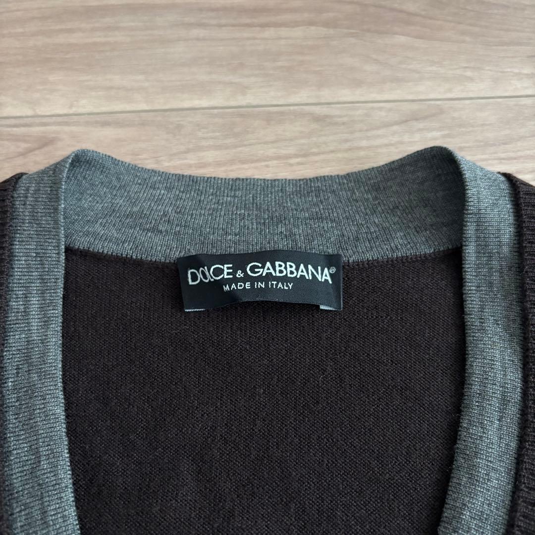 Dolce & Gabbana ダークブラウン Vネックニットサイズ46 - メルカリ