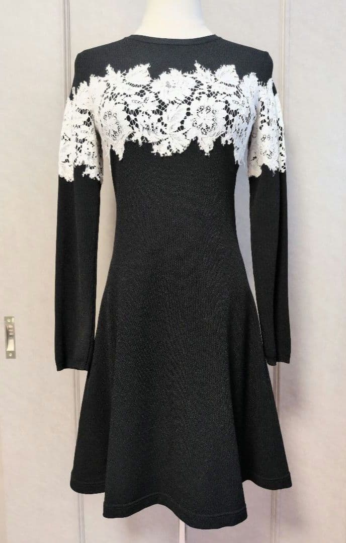 【VALENTINO】ホワイトレースが素敵なビスコースジャージーワンピース☆ 楽天市場】ワンピース Vネック 長袖 ホワイト リゾートワンピース