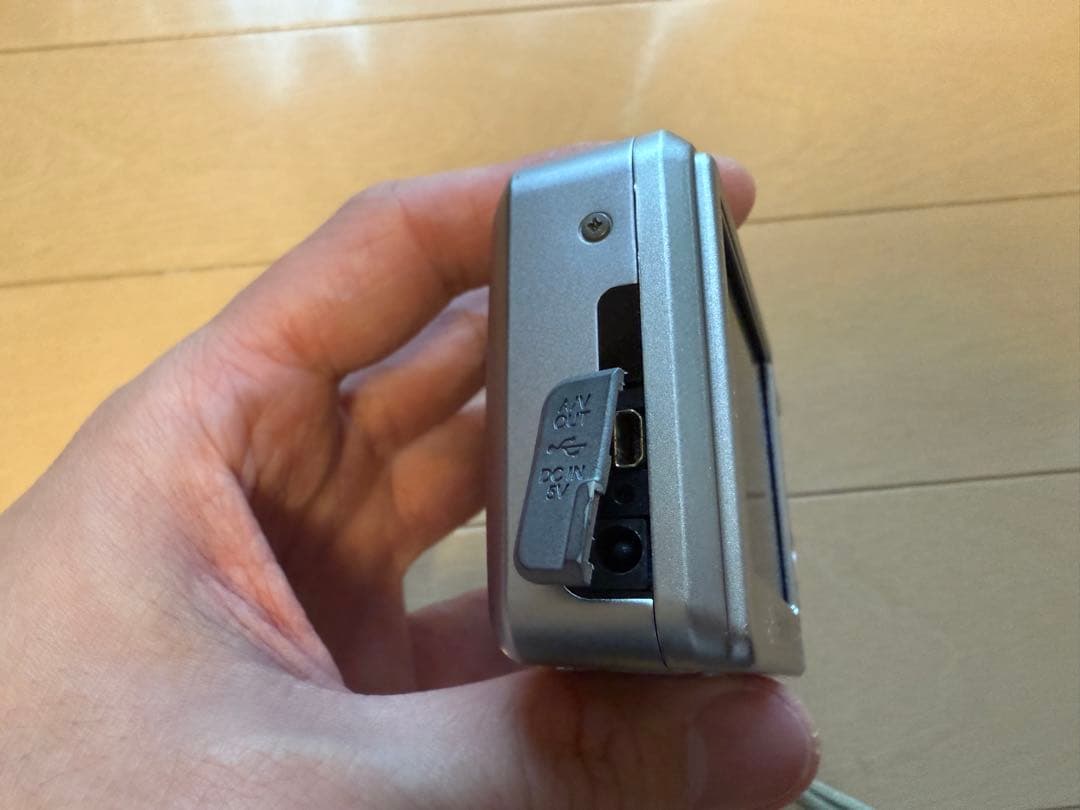 FinePixF31fd メモリーカード1GB 純正専用ケース付き