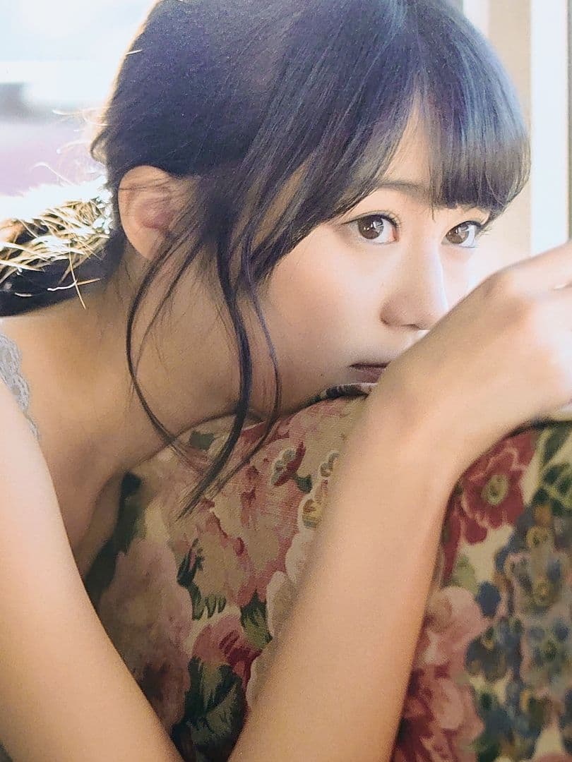 初版 直筆サイン入り 生田絵梨花1st写真集「転調」 - メルカリ