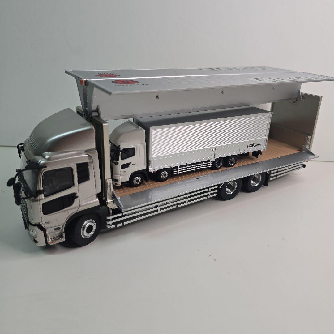 ミニカー UD trucks Takara Tomy Tomica 147 UD TRUCKS Quon TRAILER DUMP Metal Diecast