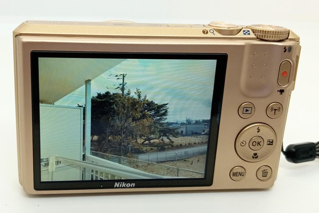 デジタルカメラ Nikon COOLPIX S7000 16.0MP 20xZoom Gold