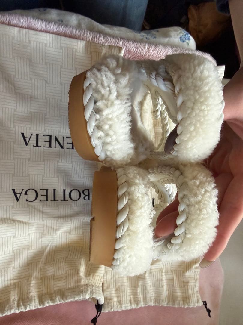 今夜限定値下げ！Bottega Veneta ファーサンダル size 39 - メルカリ