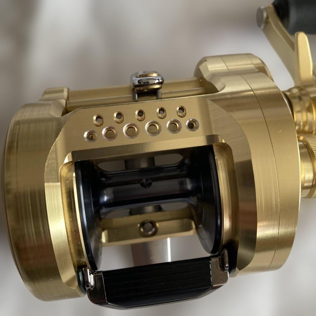 シマノ 23 カルカッタコンクエスト MD400 XGLH おまけ付き - メルカリ