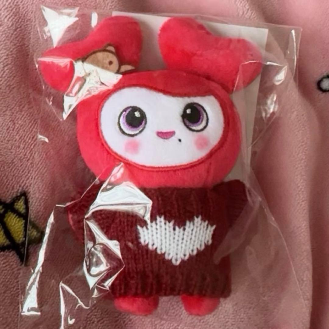 新品TWICE LOVELYSバッグチャームチェヨンCHAENGVELY TWICE LOVELYS【チャーム付きマスコット】チェヨン - メルカリ