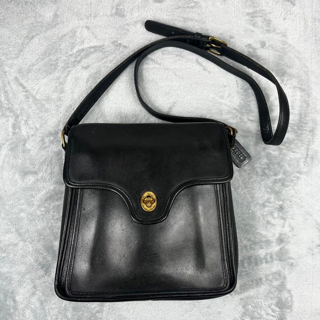 OLD COACH ショルダーバッグ 斜め掛け◎ ターンロック ブラック 黒 OLD COACH ショルダーバッグ 斜め掛け◎ ターンロック ブラック 黒