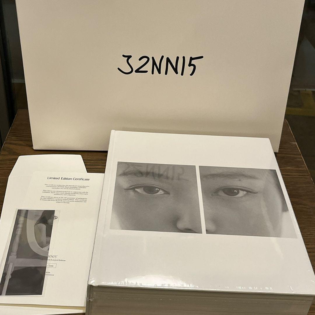 JENNIE 代官山 POP UP ジェニ Photobook 特典付 写真展 JENNIE ジェニ Photobook 代官山 POP UP - メルカリ