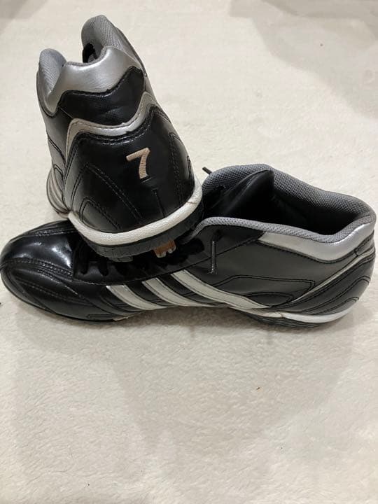 元阪神タイガース西岡選手実使用スパイク スポーツエントリー