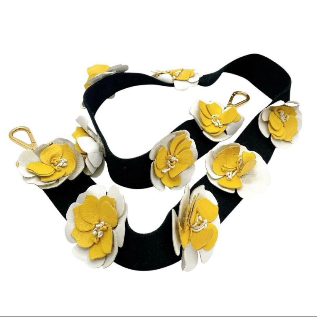 PRADA✨プラダ　ショルダーストラップ　レザー　フラワー　ブラック　肩掛け可能 PRADA プラダ ショルダーストラップのみ バッグ用 フラワー 肩掛け