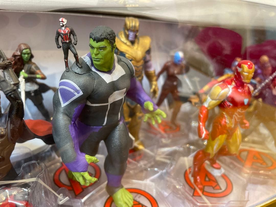 値下げしました】マーベル メガフィギュアセット - メルカリ