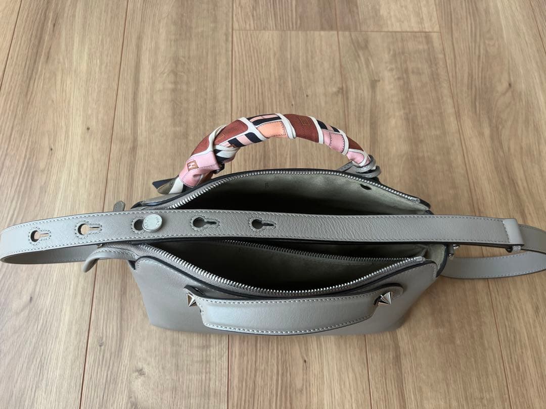 極美品】FENDI バイザウェイ ラッピー スカーフ - メルカリ