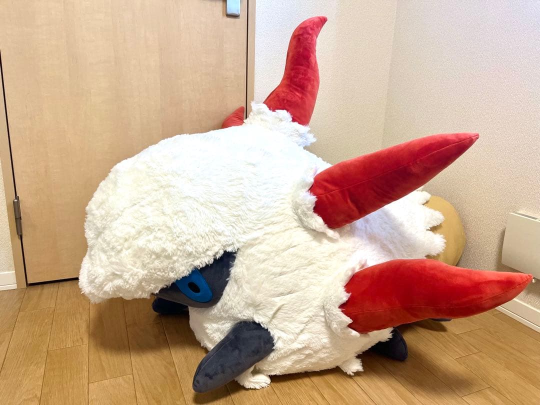 ポケモンセンター 等身大メラルバ ぬいぐるみ - メルカリ