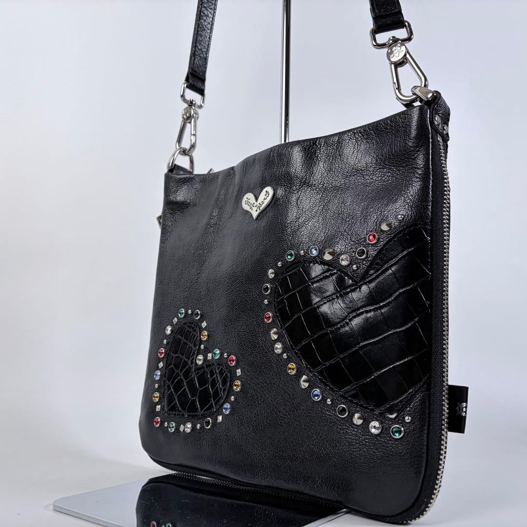 ときめきを運ぶ大人のピンク✨COACH オプティック シグネチャー