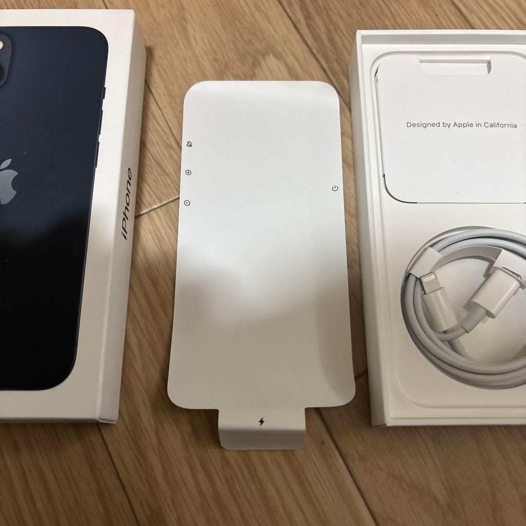 Apple iPhone 13 ミッドナイト 箱ケース、充電ケーブルセット - メルカリ