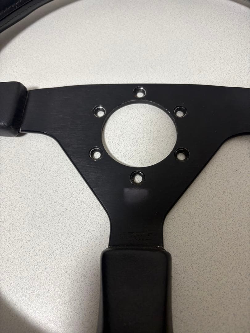 momo ステアリング ハンドル 革巻 3スポーク 黒 - メルカリ