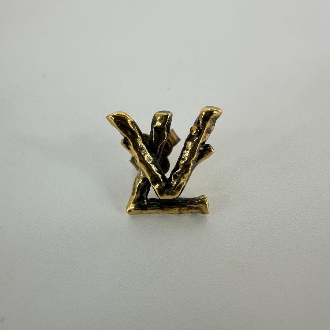 LOUIS VUITTON 片耳ピアス LOUIS VUITTON】ピアス LV アイコニック☆人気☆ギフト (Louis Vuitton