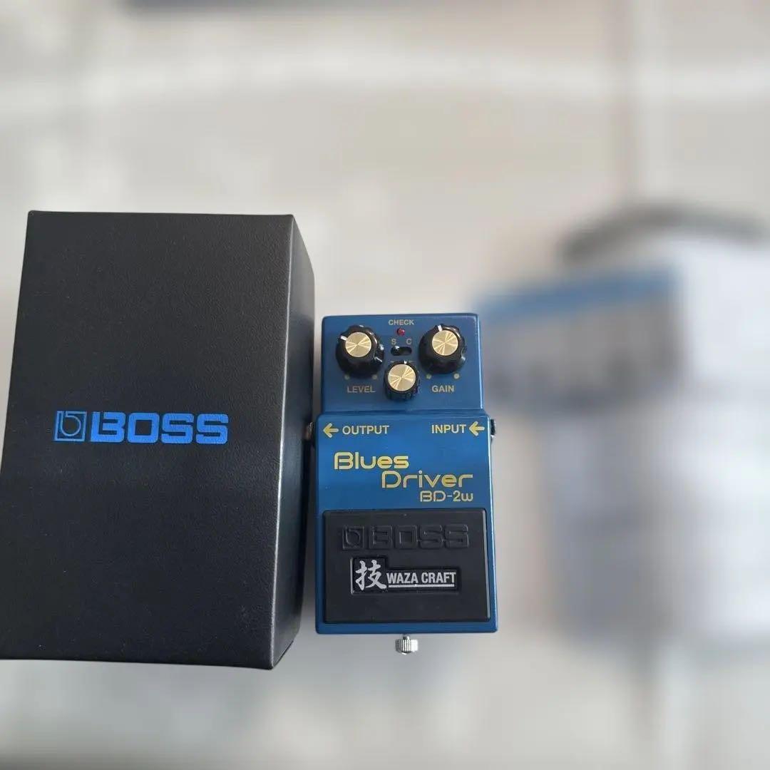 BOSS Blues D BD-2w 技クラフト Amazon.com: Boss BD-2W Blues Driver Waza Craft Special Edition