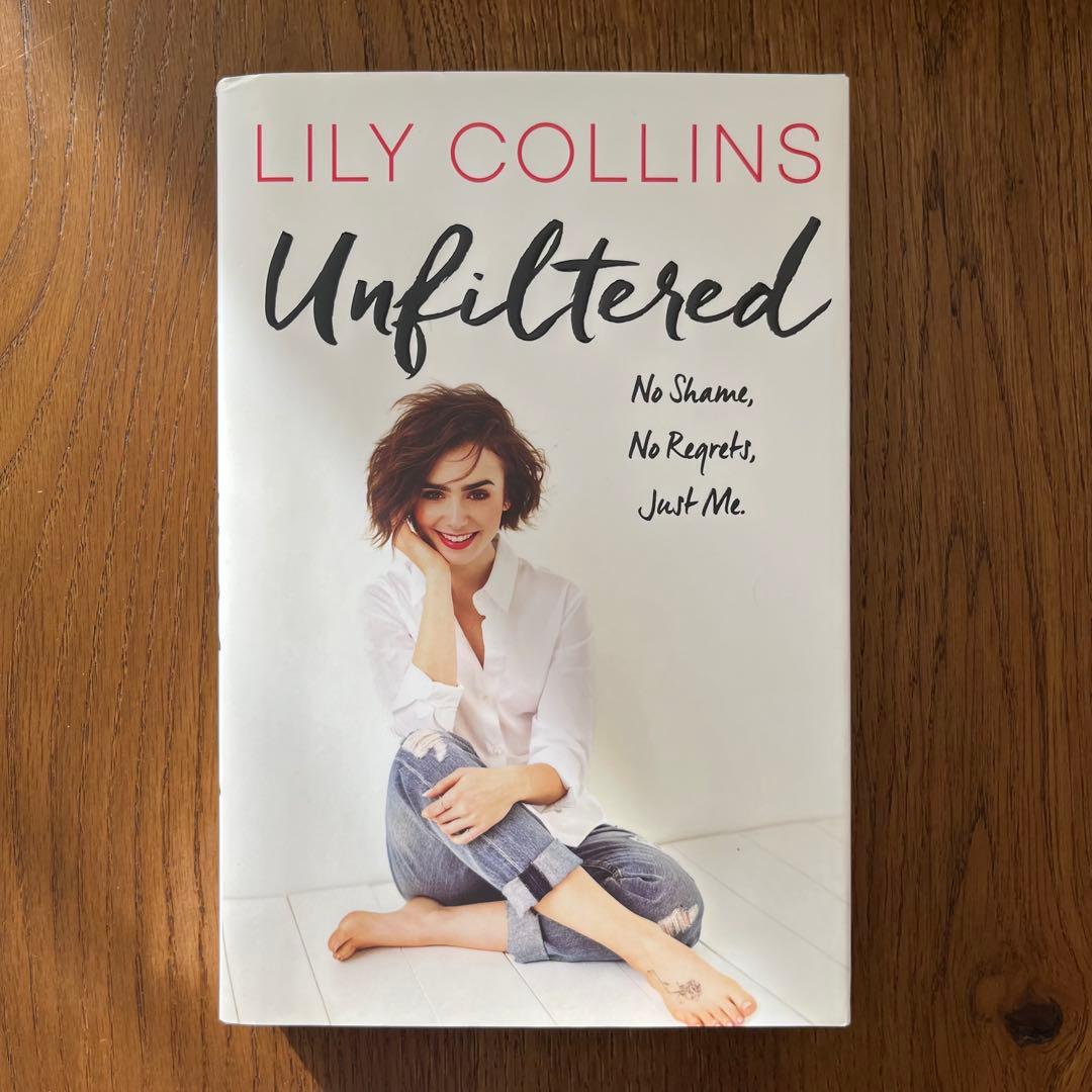 リリーコリンズ 直筆サイン本 Lily Collins 映画 俳優 swau - メルカリ