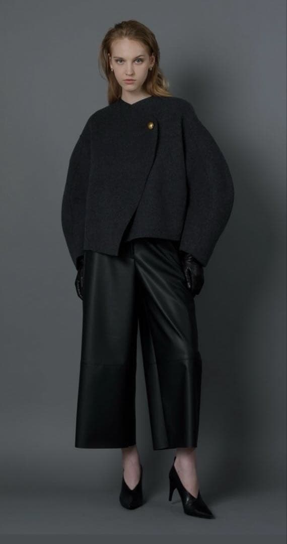 HEVE ラバーパンツ ブラック 38