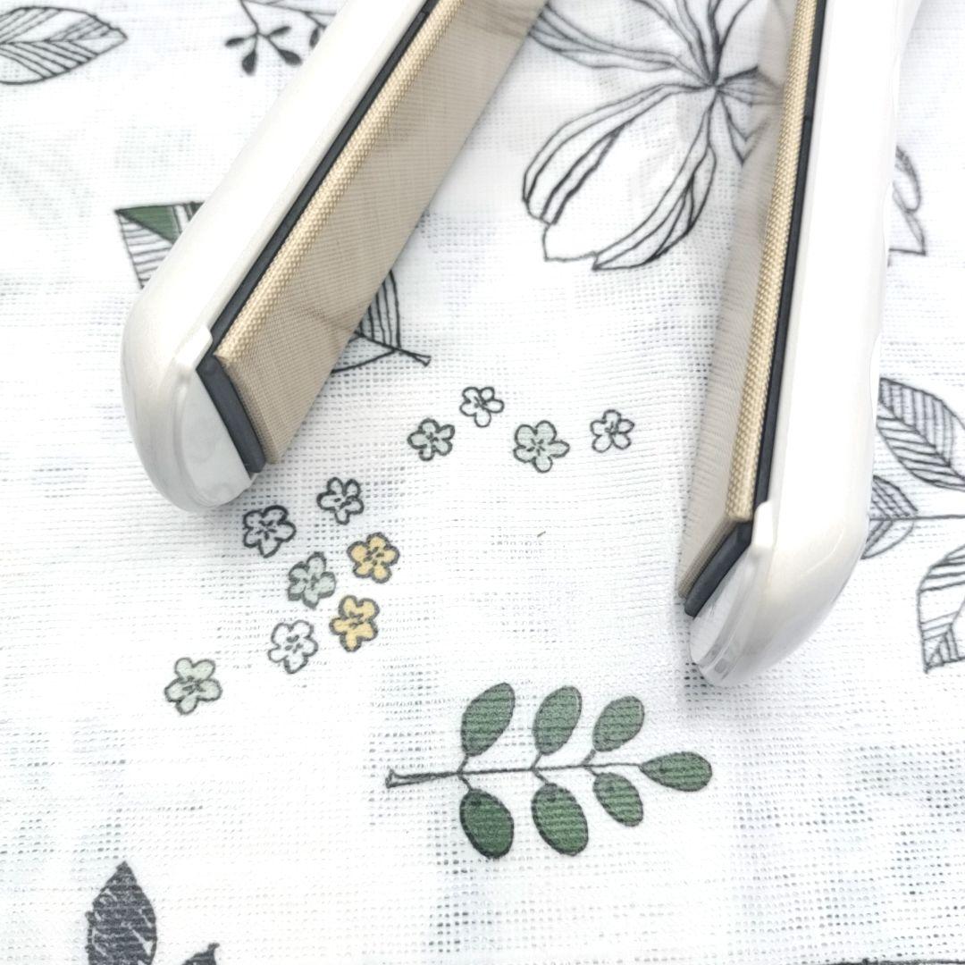 《ほぼ未使用》 KINUJO 絹女 ストレート アイロン ホワイト