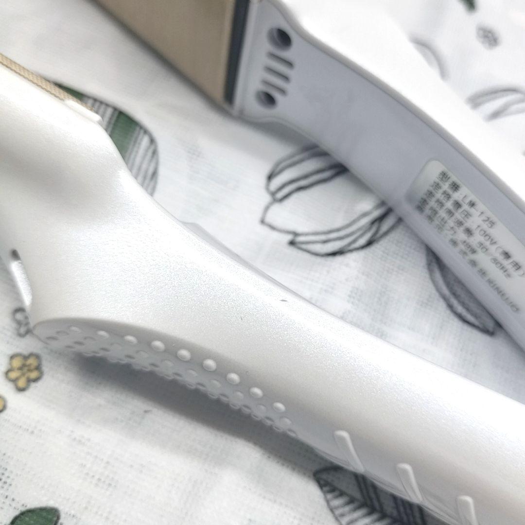 《ほぼ未使用》 KINUJO 絹女 ストレート アイロン ホワイト