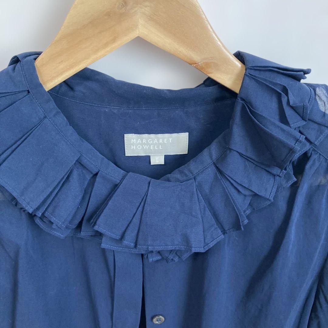 MARGARET HOWELL ネイビー ラッフル フリルシャツ Gift Ideas #MargaretHowell #MargaretHowellAW25 #マーガレットハウエル