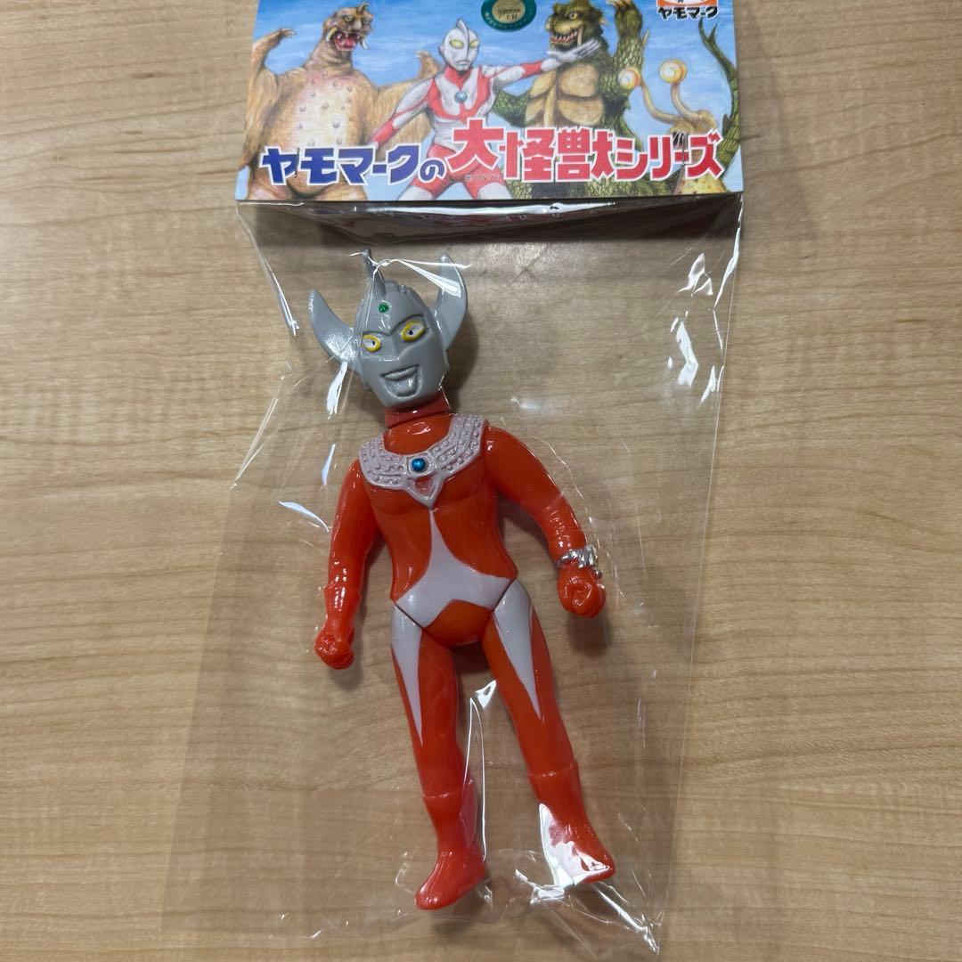 ヤモマーク フィギュア ウルトラマンタロウ 新品 ヤモマーク ミドルサイズソフビ ウルトラマンタロウ｜Yahoo!フリマ（旧