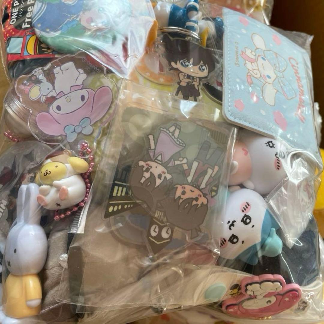 ノンジャンル アニメグッズ 雑貨 250個程度 大量まとめ売りセット