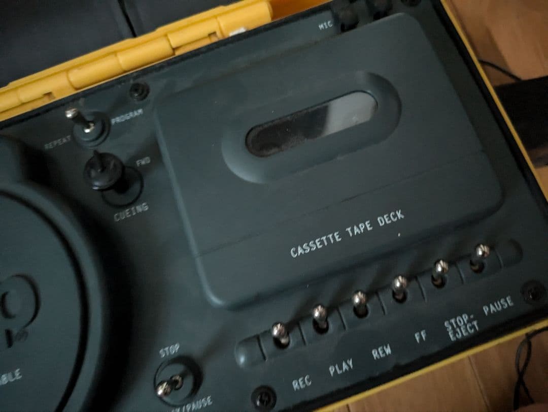 R*様 中古JEEP BOOM BOX CDラジカセ イエロー箱入り 希少品 - メルカリ