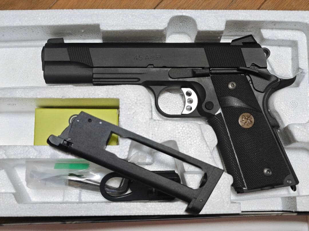 Carbon8 CQP CO2ガスガン エアガン 最新 ロット Carbon8 M45 CQP カーボネイト Co2 ガスガン GBB ガス