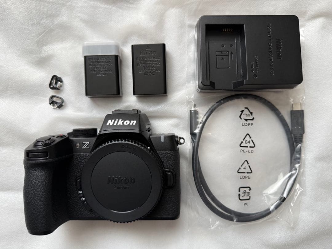 美品　Nikon ニコン Z50IIボディ　ショット数469 おまけ付き 新品)Nikon (ニコン) Z50II ボディ（商品ID：4960759916761）詳細