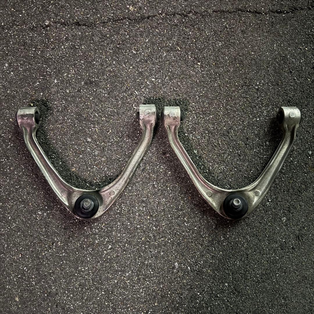 V36スカイラインクーペ 純正フロントアッパーアーム Y51フーガ流用に