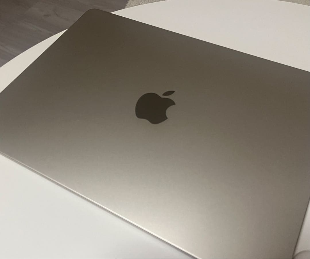 【美品】MacBook AirM2 2022 8GB 245.11GB