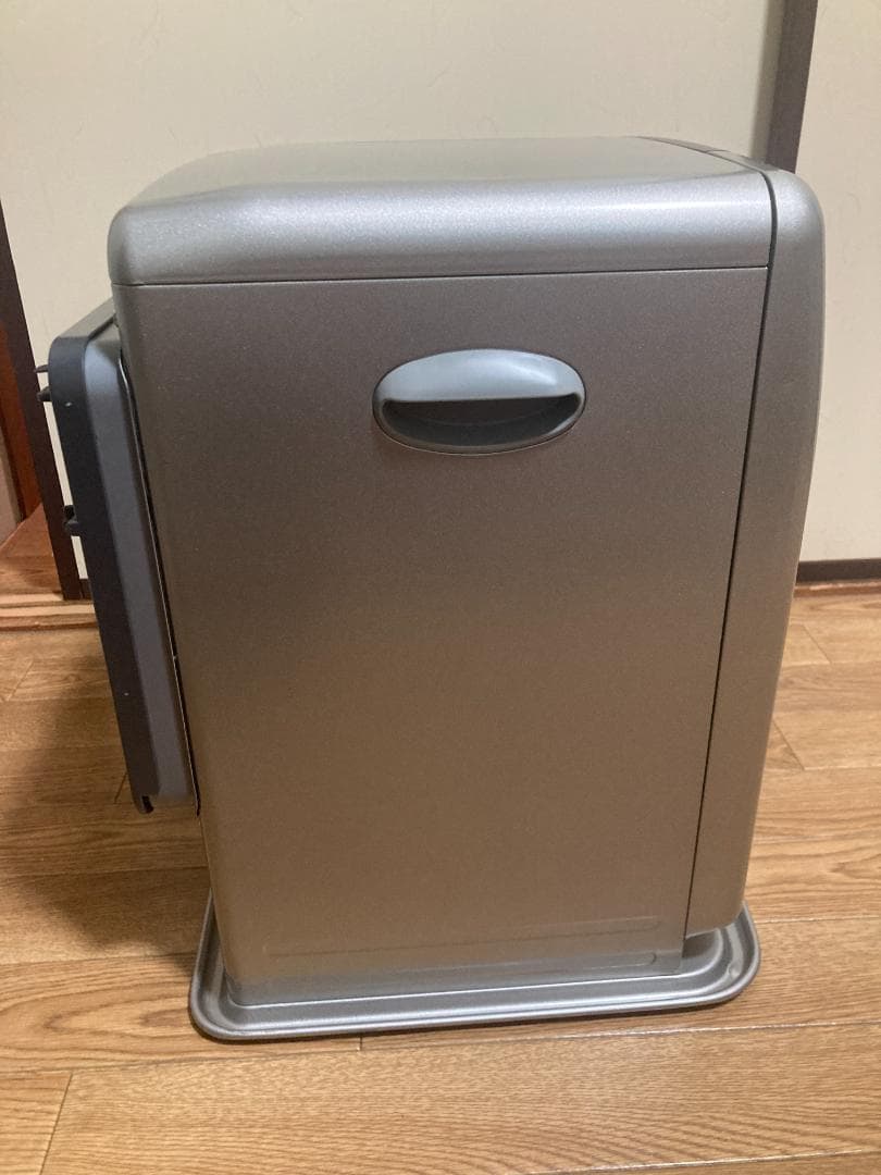 ★9.0L★ダイニチ 石油ファンヒータータンク付(緑キャップ)FW-5715LE