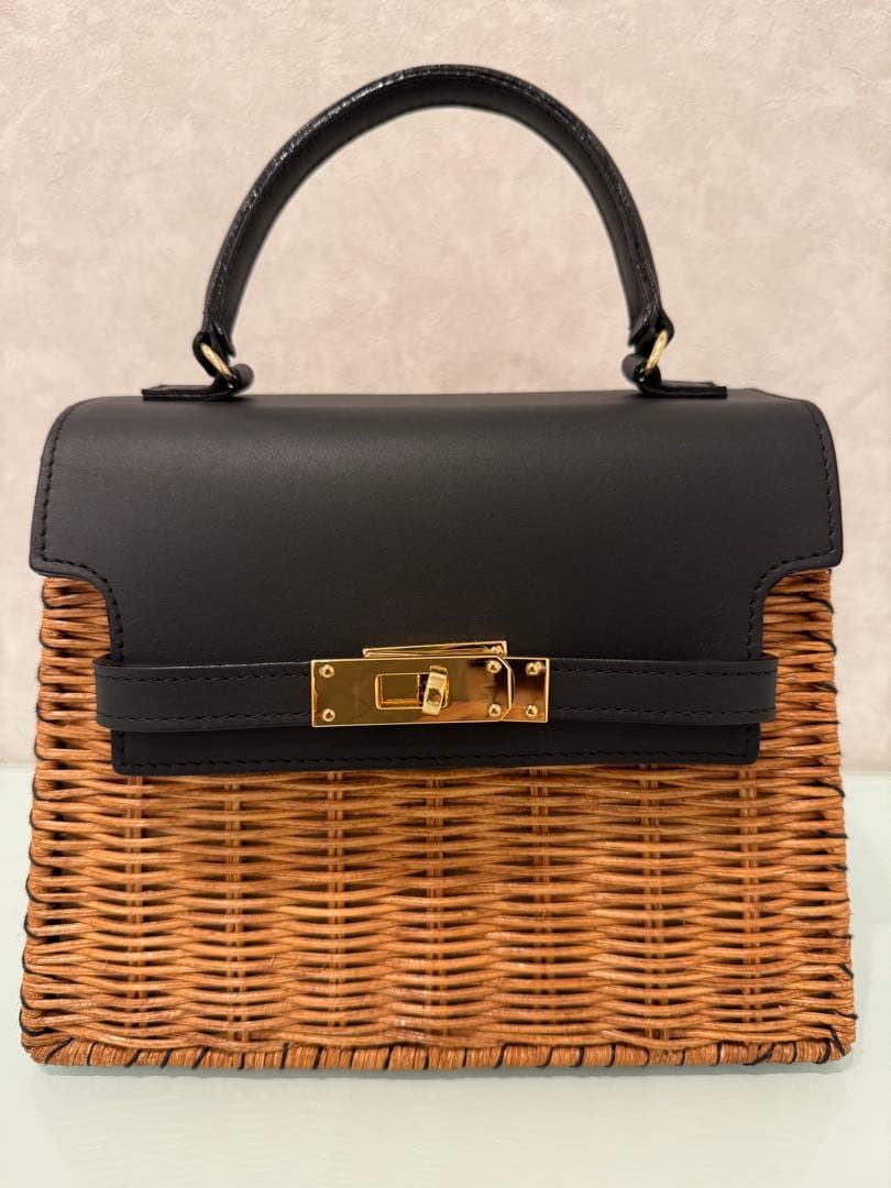 藤籠バッグ】ハンドメイド バックスキン 革 麻生地 チャーム籐かご