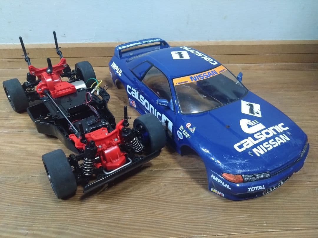 タミヤ　カルソニック　スカイライン　GT-R　ボディ　TA02　シャーシ　セット タミヤ カルソニック スカイライン GT-R ボディ TA02 シャーシ セット