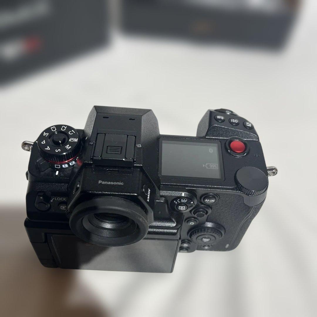 極美品】Panasonic LUMIX S1H（ショット数742）・ケージ付き - メルカリ