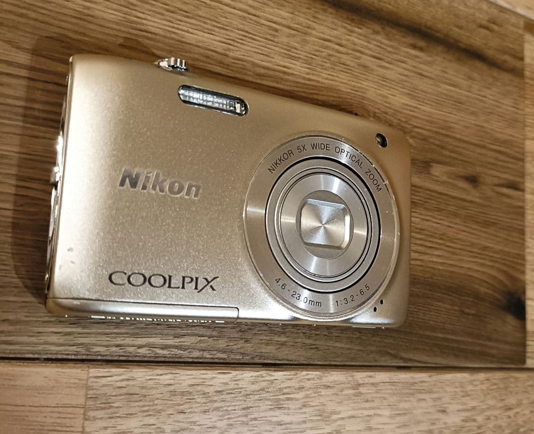 Nikon COOLPIX S3100 ゴールド　ケース付き Amazon.com : Nikon COOLPIX S3100 14 MP Digital Camera with 5x