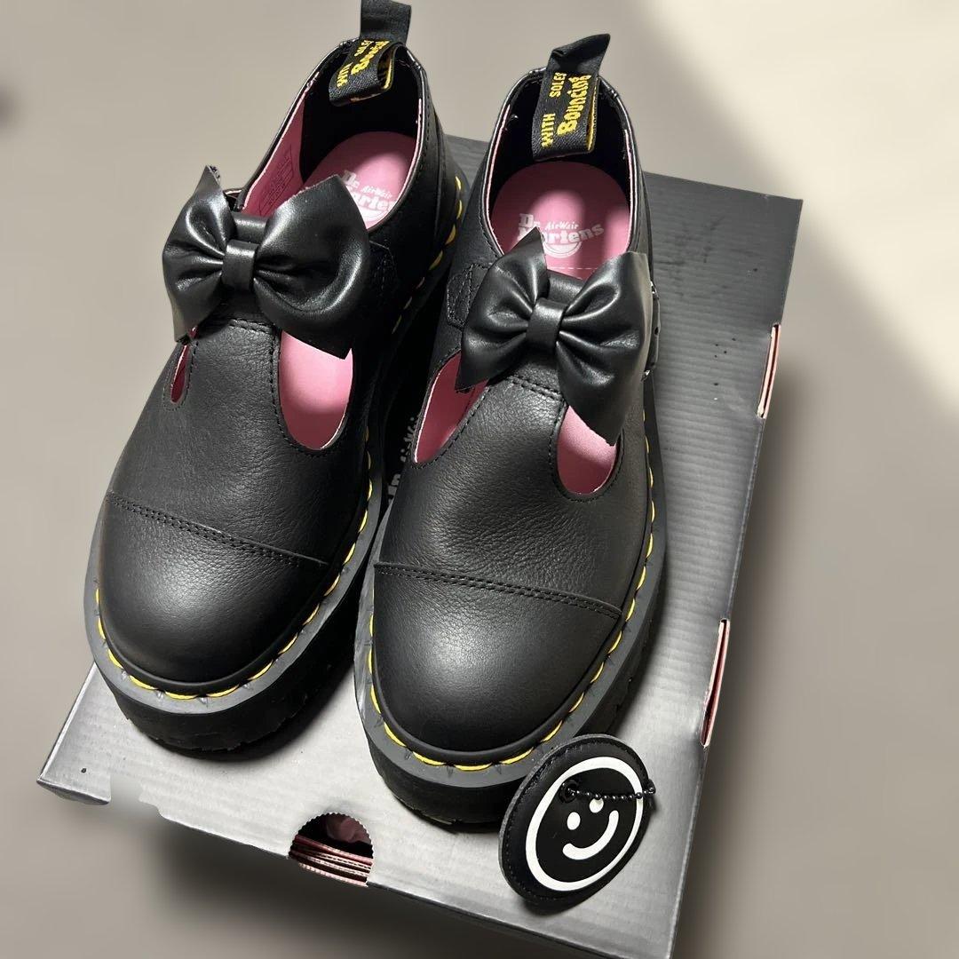 ドクターマーチン LAZY OAF コラボ 厚底 ドクターマーチン×レイジー・オーフのコラボシューズ、真っ赤なハート