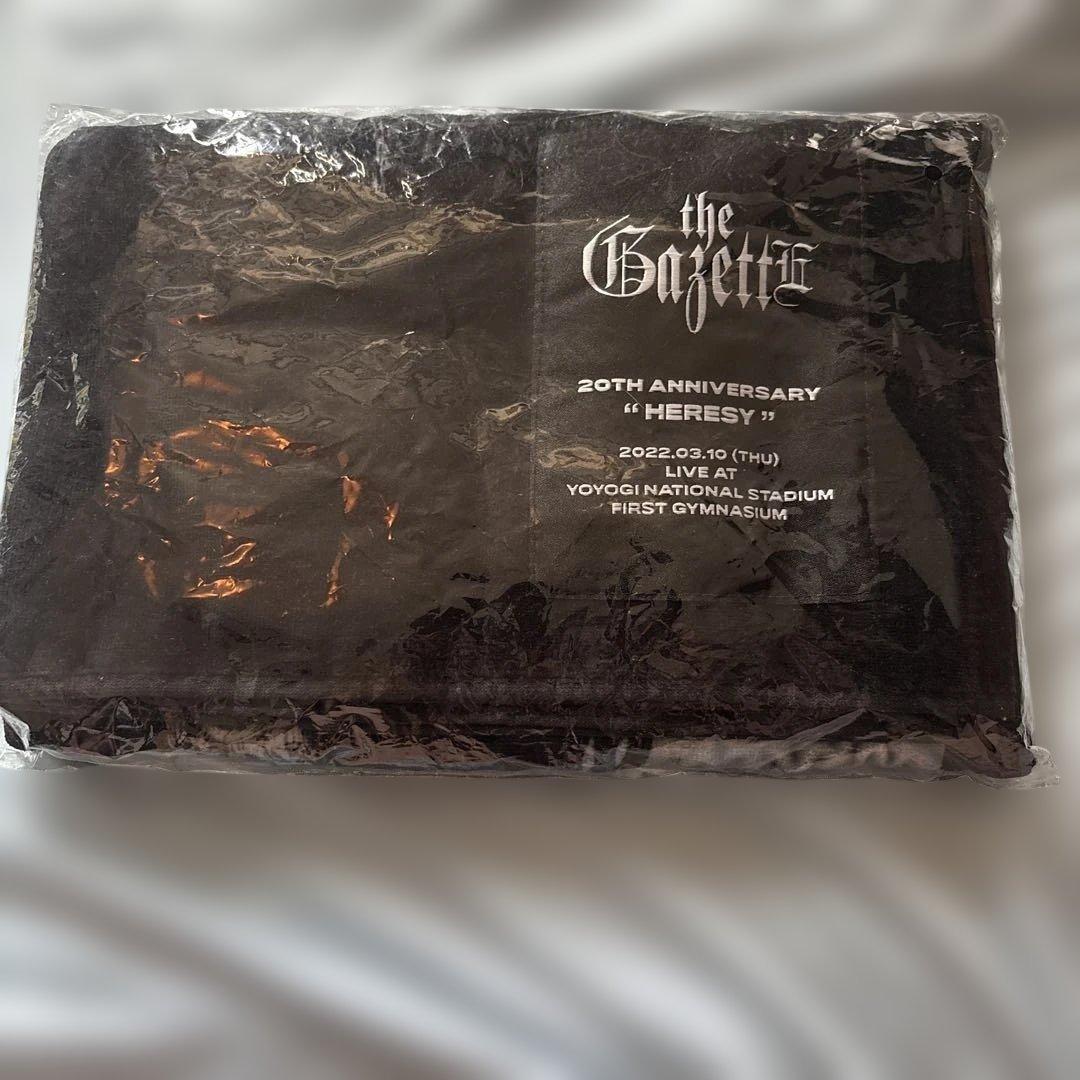 the GazettE 20th バスタオル Amazon.co.jp: the GazettE 20周年 ビッグ バスタオル Z : ホーム