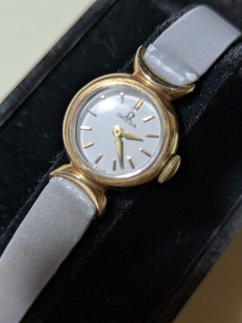 オメガ レディース 時計 シルバー ゴールド ヴィンテージ OMEGA オメガ DE VILLE デビル ラウンド ウォッチ 腕時計シルバー