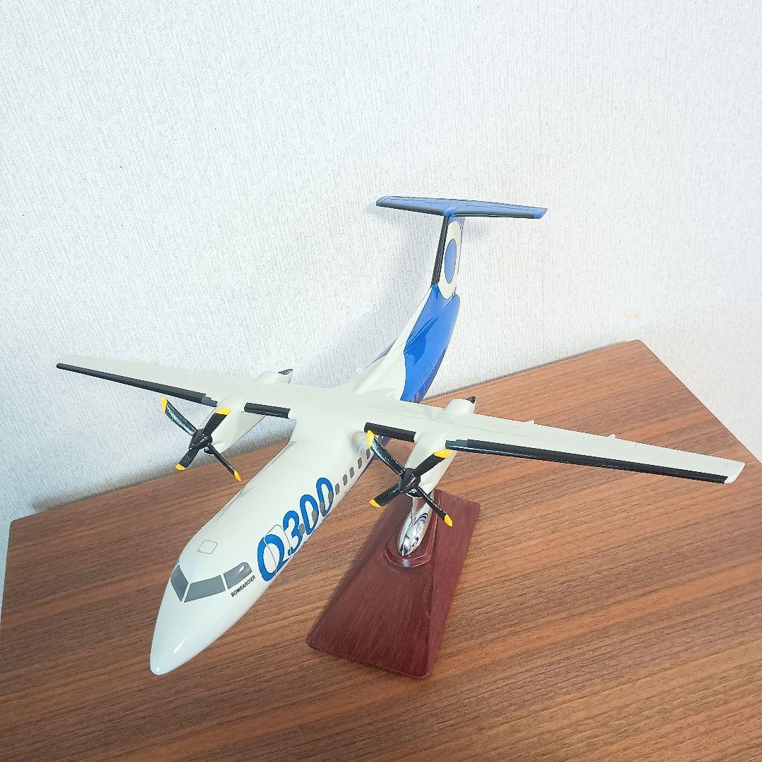 非売品 美品】 Dash8 Q300 航空機模型 ソリッドモデル - メルカリ