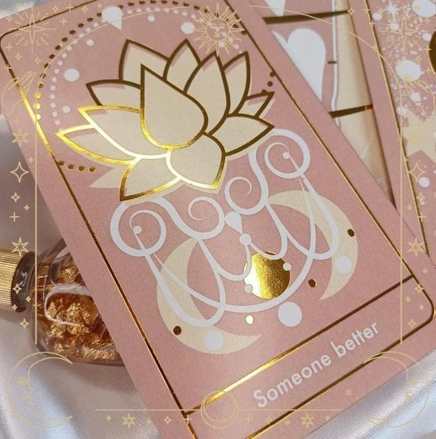 正規品オラクルカード】金箔押しが美しくエレガント✨愛と人間関係に特